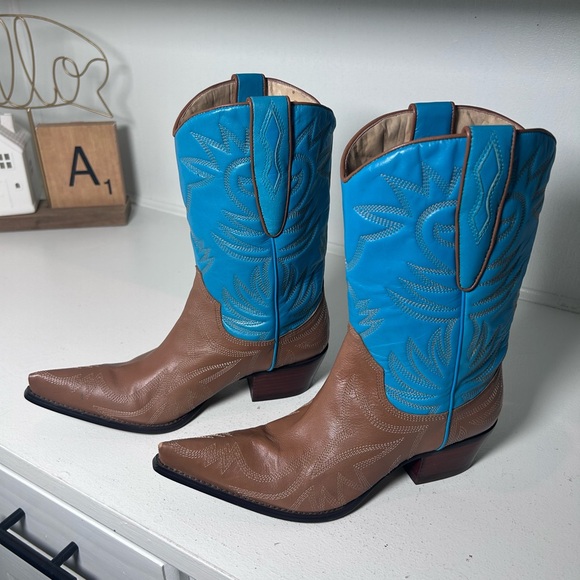 Guess by Marciano Shoes - Vintage Guess by Marciano Western Cowboy Boots Brown & Turquoise Women 8 Leather